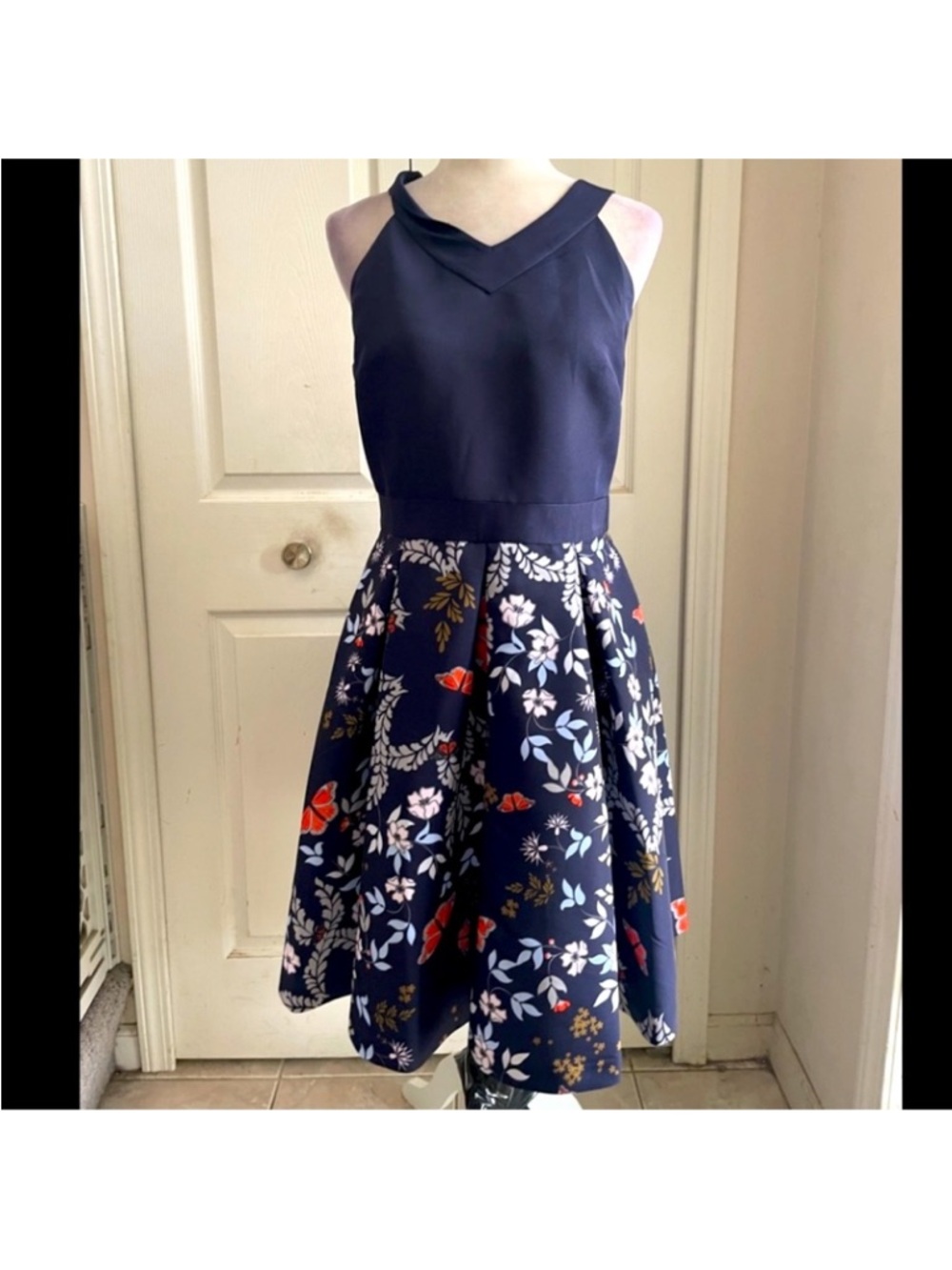 Ted Baker Kyoto Navy Floral Fit-and-Flare Dress with Pockets Sz US6 Or Ted Sz 2 - Picture 3 of 7